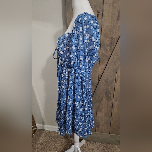 MAJORELLE Ailish Blue Ditsy Floral Mini Dress Flowy Long Sleeves Front Cutout. L - Picture 11 of 15